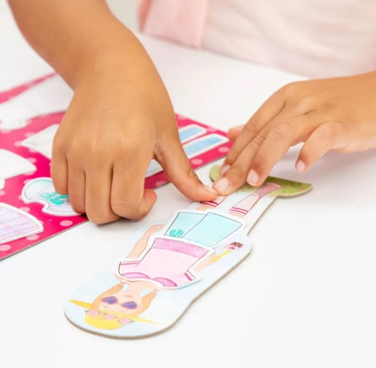 Imagen de Papercraft Sweet Boutique - Muñecas de papel para vestir y colorear